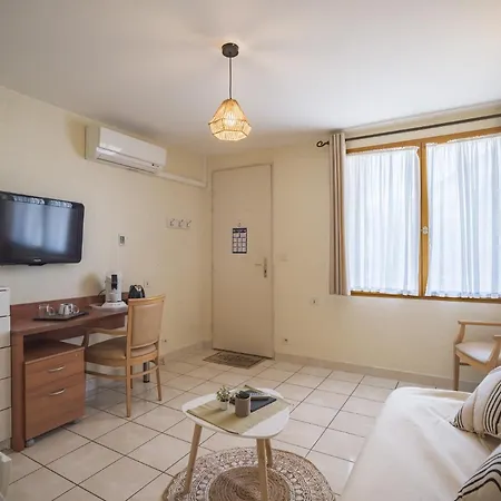 Le Petit Savinois - 2km De Troyes - Parking Prive Sainte-Savine